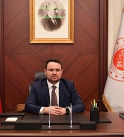 Akın Gürlek kimdir?