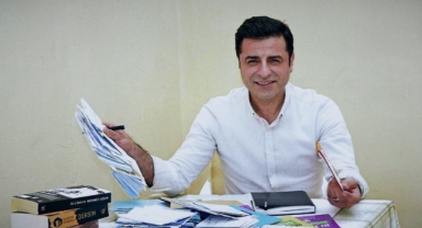 Selahattin Demirtaş'tan PKK'nın 12. Kongrede Aldığı Fesih Kararına İlk Yorum