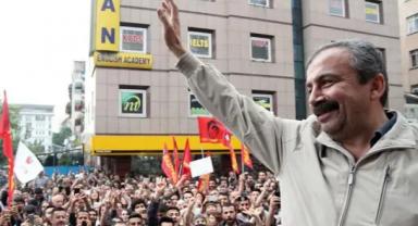 Son Dakika Sırrı Süreyya Önder Hayatını Kaybetti