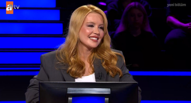 2009'da Londra'da vereceği konserler için organizatörlerden sahnede yılanlar, bir leopar, tropikal kuşlar, üç maymun ve bazı şarkılarda üzerine bineceği bir afrika fili talep eden kimdir?