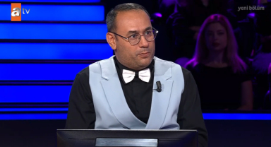 5,5 yıl boyunca Osmanlı topraklarında yaşayan ve Demirbaş Şarl olarak da bilinen İsveç Kralı XII. Karl hangisine yenilip Osmanlı Devletine sığınmıştır?