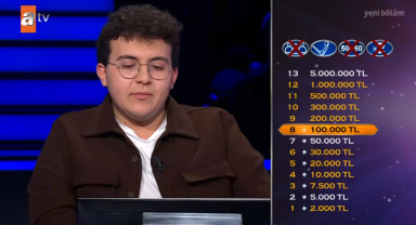 Metin Oktay, 1969'da Jübile maçında hangi futbolcuyla formasını değiştirmiş ve 10 dakikalığına Fenerbahçe forması giymiştir?